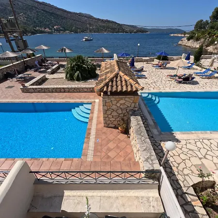 Nelli Aparthotel *