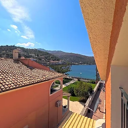 Apartmanhotel Nelli Kasziópi