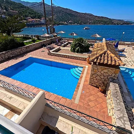 Apartmanhotel Nelli 4*